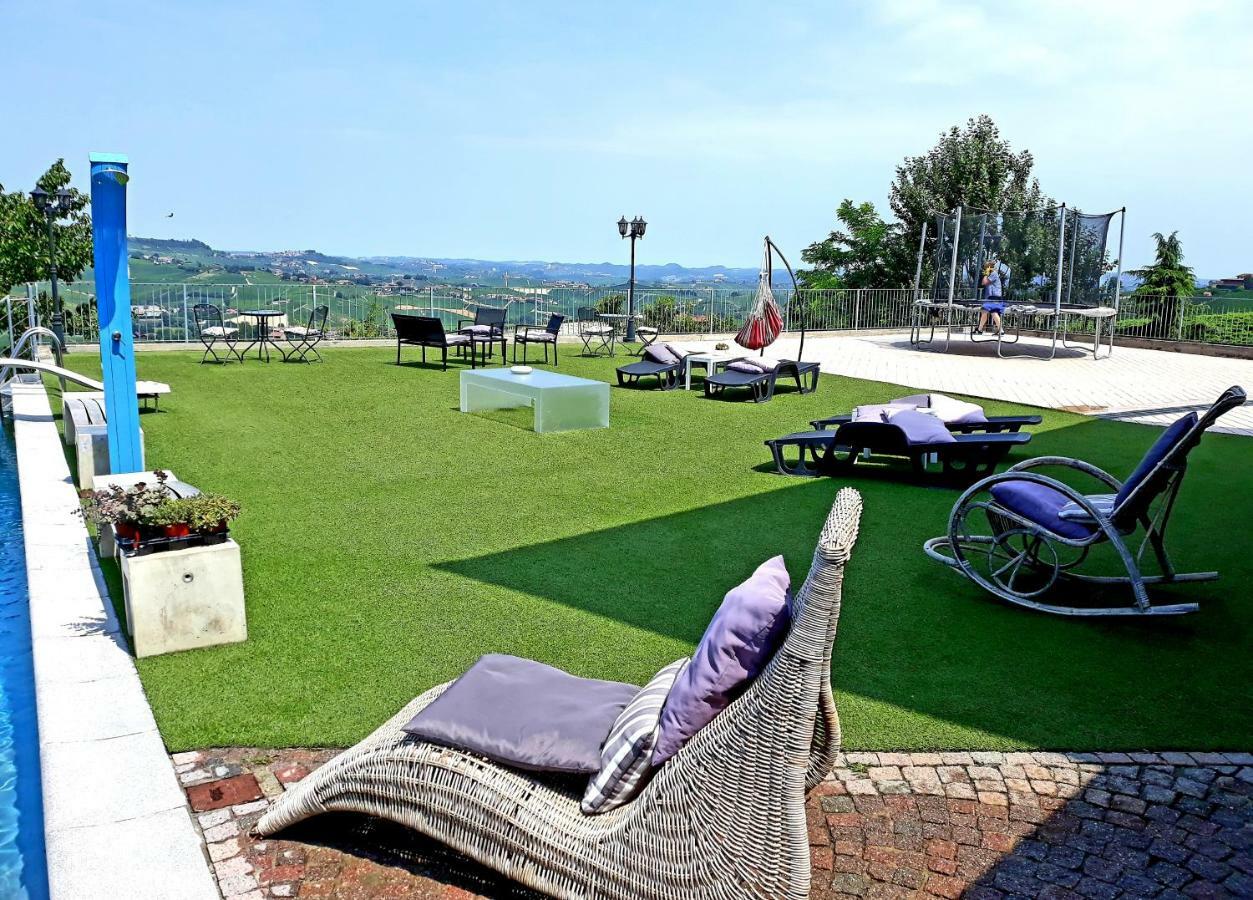 Cascina Roella Hostal Monforte dʼAlba Exterior foto